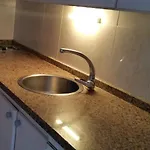 新耶罗公寓酒店